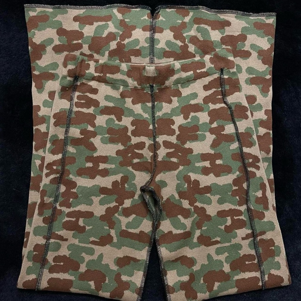1xblue camo knit cotton trousers